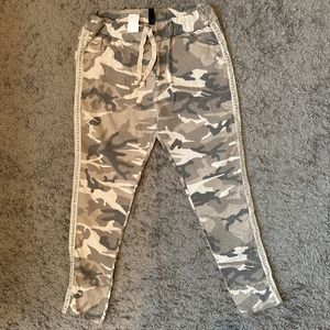 Camo Crinkle Jogger with Stud Side Stripe NWT